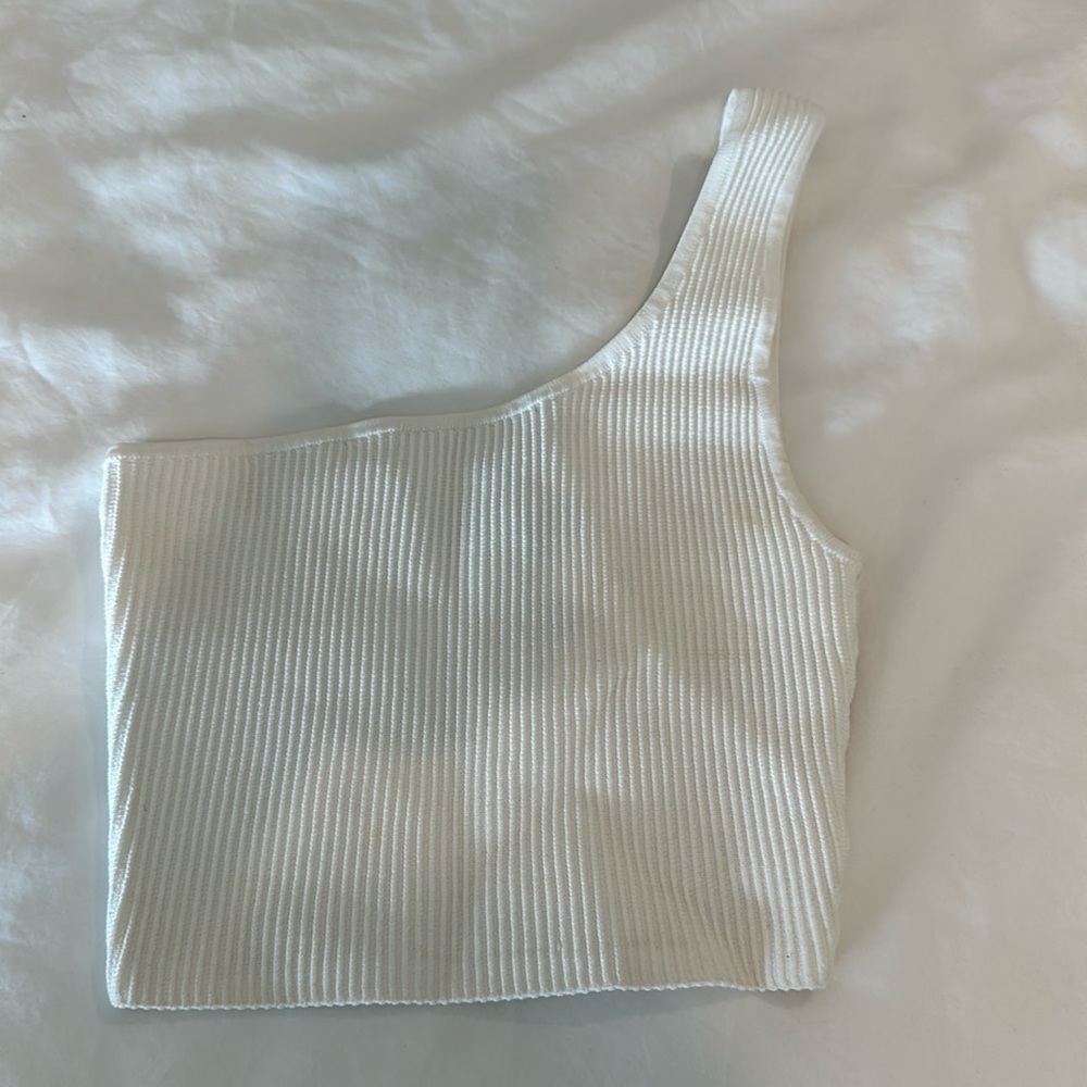 Ribbed Aritzia top one shoulder